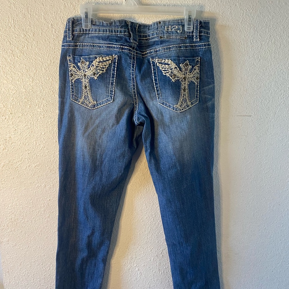 Slim Fit Cross - Embroidered Low rise Jeans